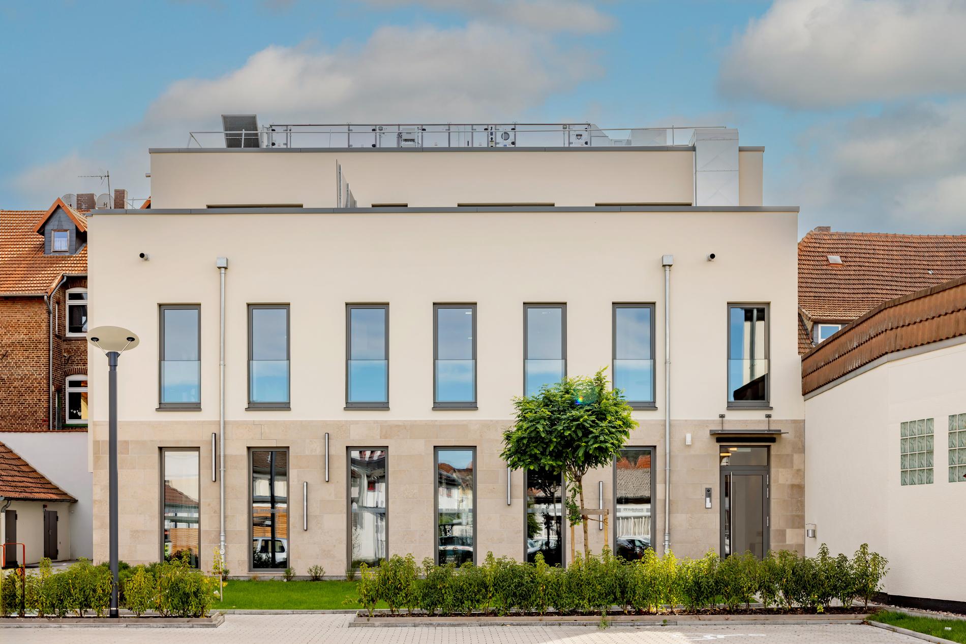Außenansicht einer gepflegte Gewerbeimmobilie – verwaltet im Rahmen eines professionellen Property Managements